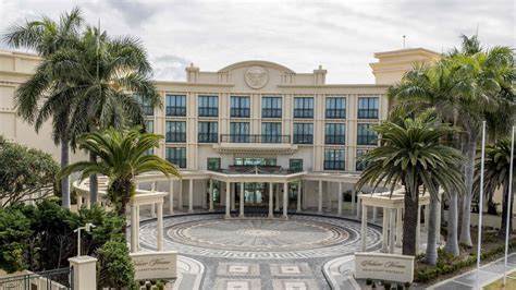 Palazzo Versace to be sold for 4million: Gold 